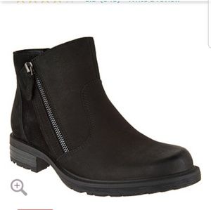 Earth "Jordan" Vintage side zip leather ankle boot